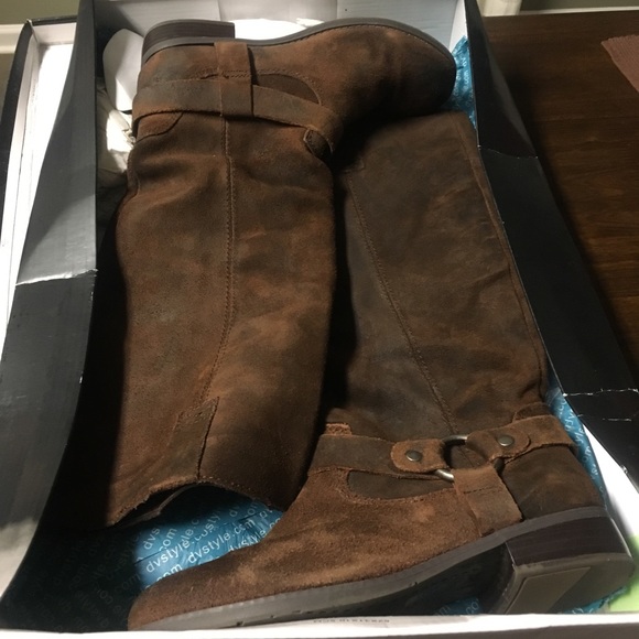 Like new Dolce Vita brown suede boots - Picture 2 of 6